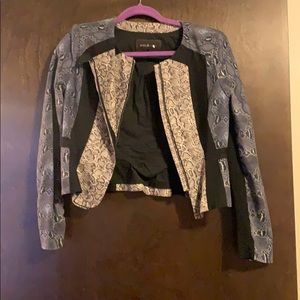 Snakeskin pattern blazer